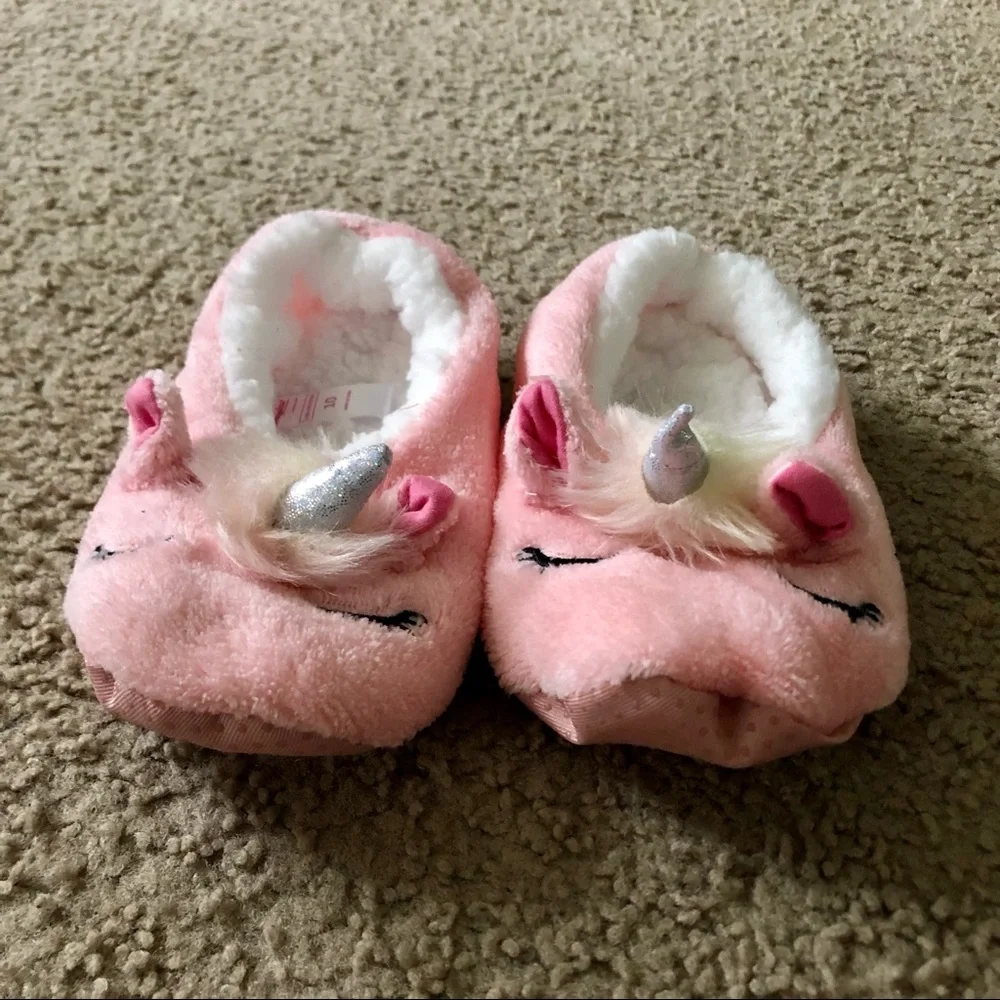 Btween Girls Pink Unicorn Fluffy Slippers NWOT